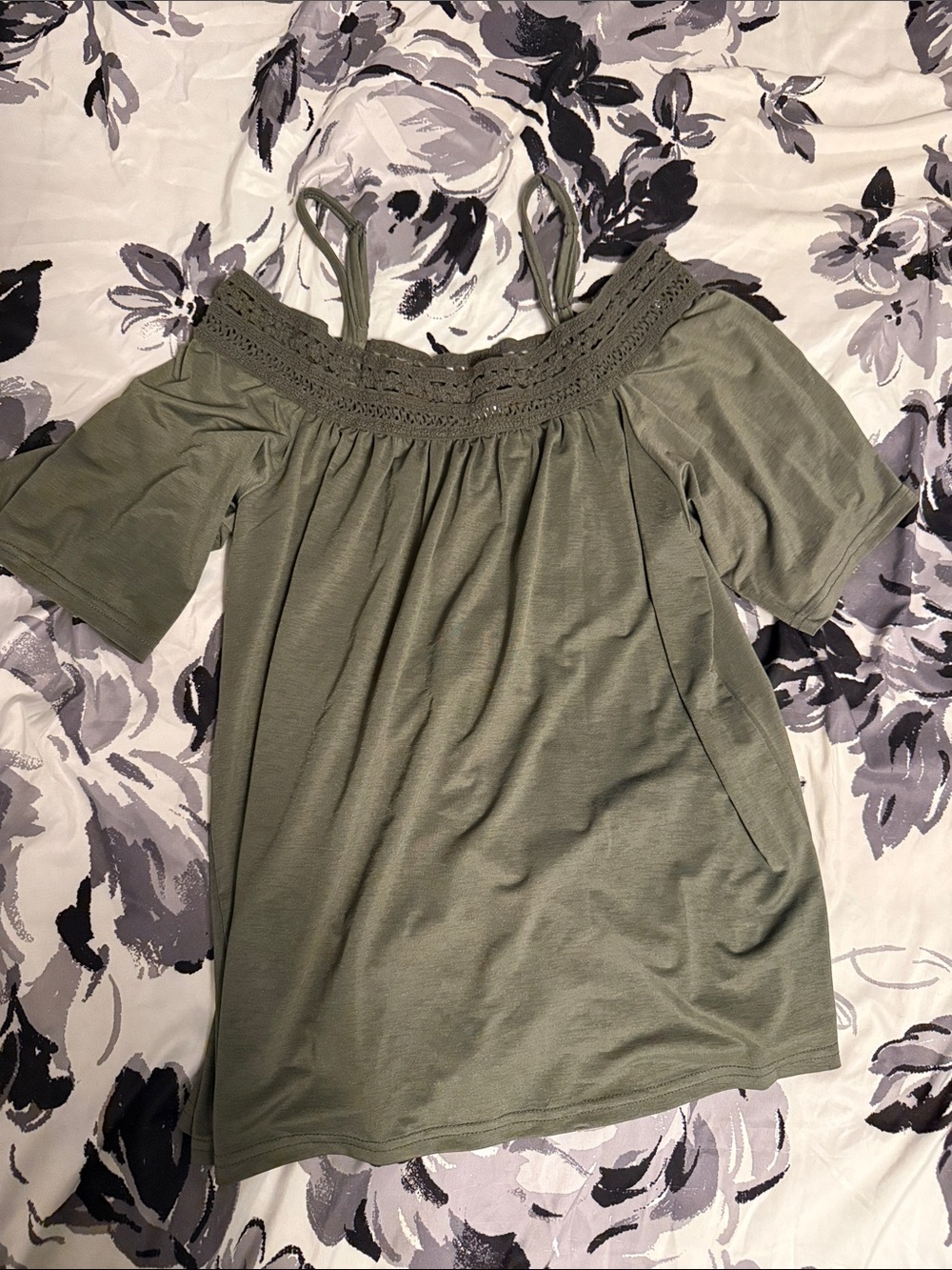 Women’s Olive Green Off-Shoulder Crochet Trim Tank Top